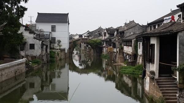 逃离城郊古宅
